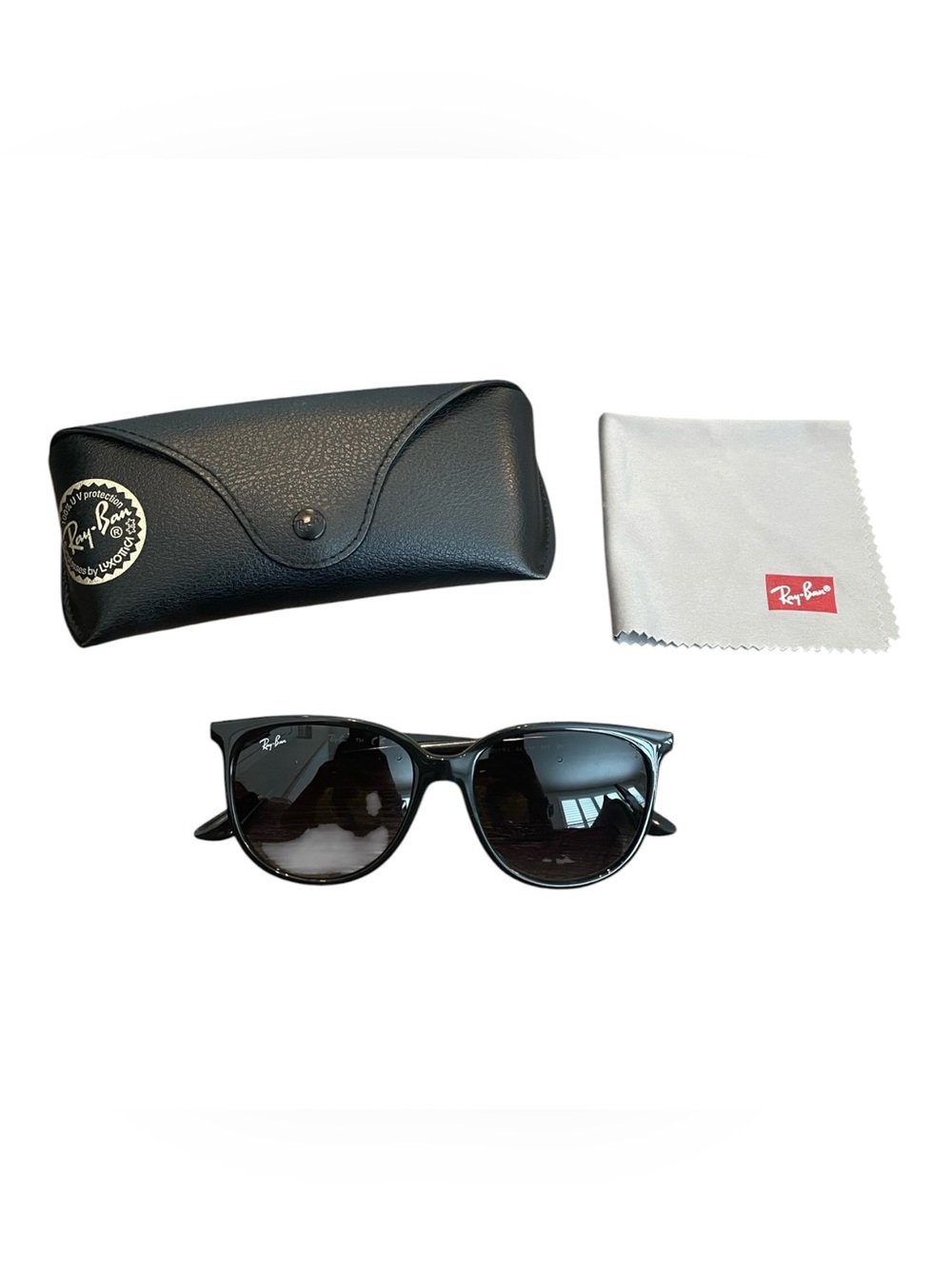 Ray-Ban Sunglasses with Black Case & Gray Cloth